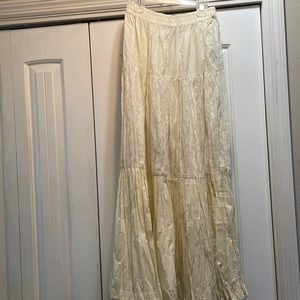 Women’s broomstick maxi skirt